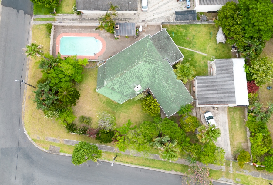 4 Bedroom Property for Sale in Sunnyridge Eastern Cape